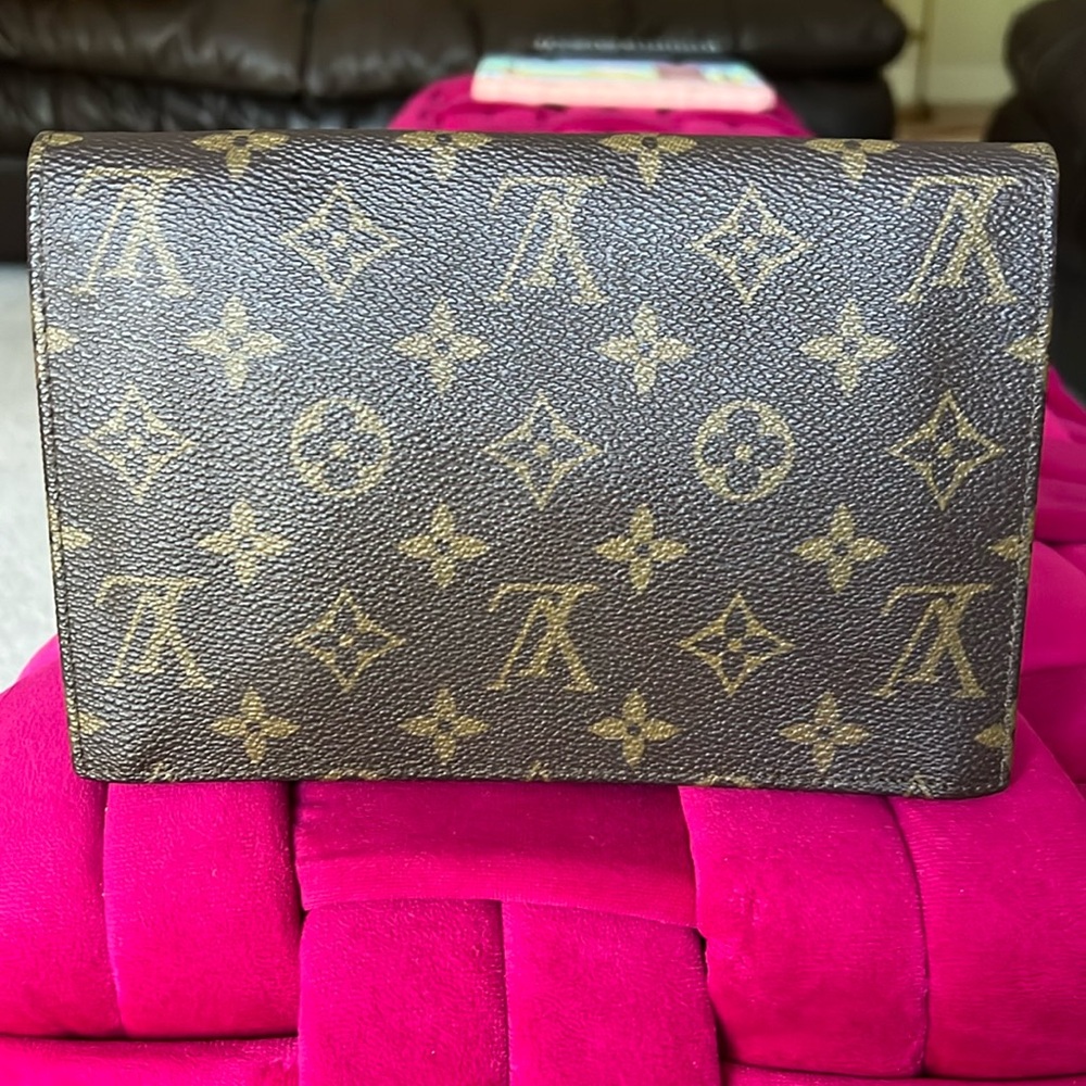 Louis Vuitton Rabat 17 Clutch-EUC - Picture 6 of 16